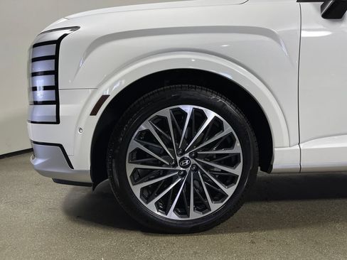 Used 2026 Hyundai Palisade Calligraphy FWD image 11