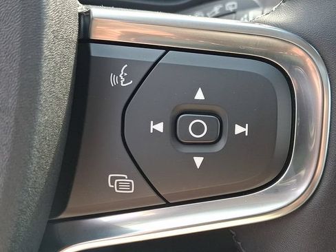 Certified 2023 Volvo XC40 B5 Ultimate w/ Protection Package Premier AWD/4WD image 24