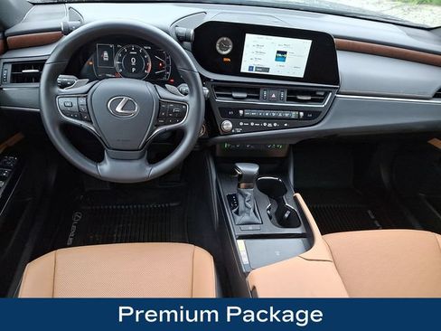 Used 2025 Lexus ES 350 w/ Premium Package FWD image 3