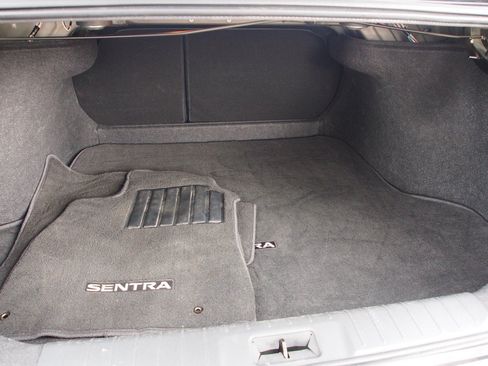 Used 2025 Nissan Sentra SV FWD image 14