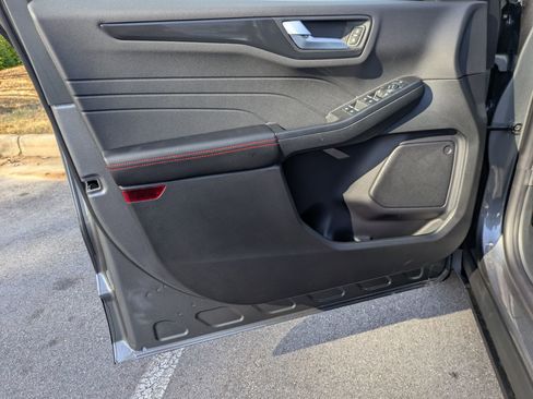 New 2026 Ford Escape ST-Line w/ Tech Pack #1 image 9