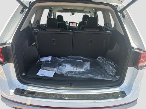 New 2026 Volkswagen Atlas Peak Edition AWD/4WD image 21