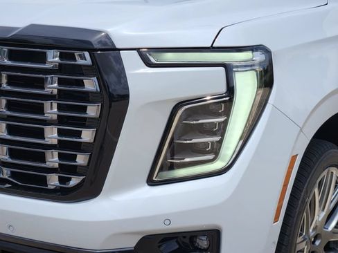 Used 2026 GMC Yukon Denali Ultimate w/ LPO, Floor Liner Package AWD/4WD image 6