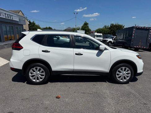 Used 2017 Nissan Rogue S AWD/4WD image 4