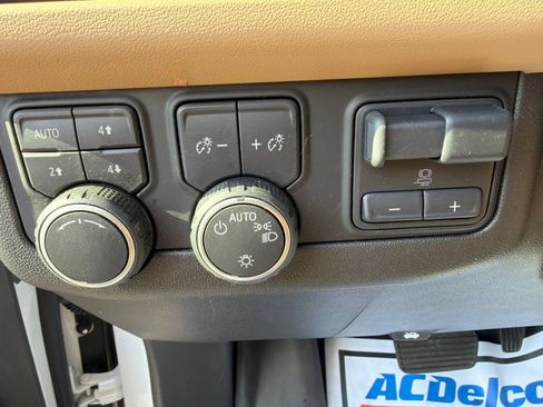 Used 2021 Chevrolet Suburban Premier w/ Max Trailering Package AWD/4WD image 15