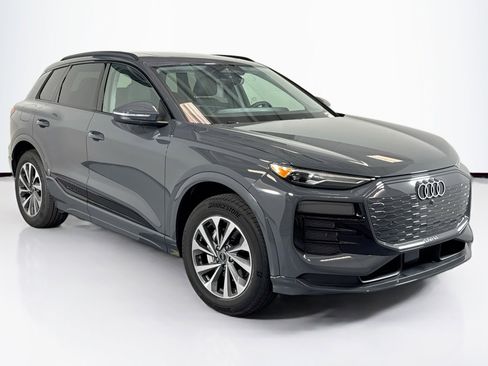 New 2025 Audi Q6 e-tron Premium image 3