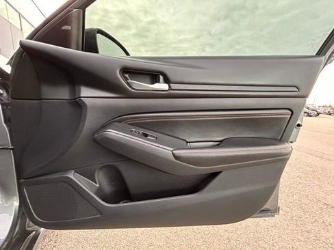 Used 2020 Nissan Altima 2.5 SR w/ Premium Package image 29