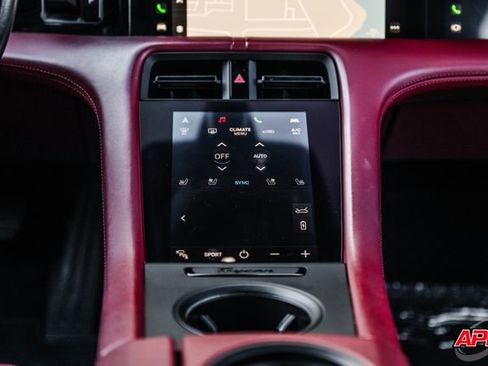 Used 2021 Porsche Taycan 4S w/ Premium Package image 18