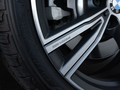 Used 2024 BMW 330i Sedan w/ Premium Package image 28