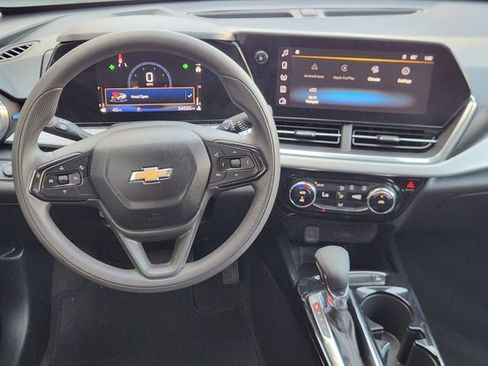 Used 2024 Chevrolet Trax LT image 23