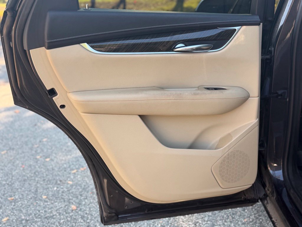 Used 2017 Cadillac XT5 FWD image 12
