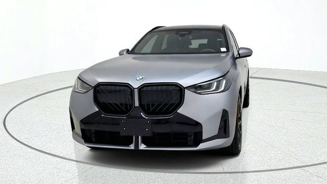 Used 2025 BMW X3 xDrive30i w/ Premium Package AWD/4WD image 3