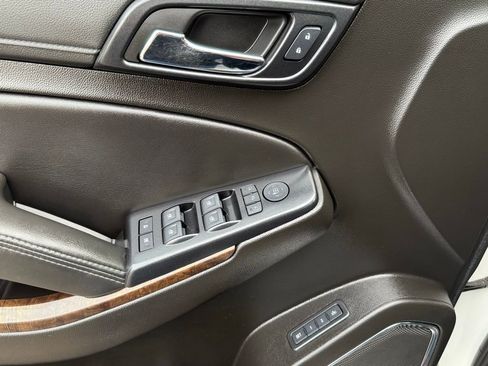 Used 2018 Chevrolet Tahoe LT image 17