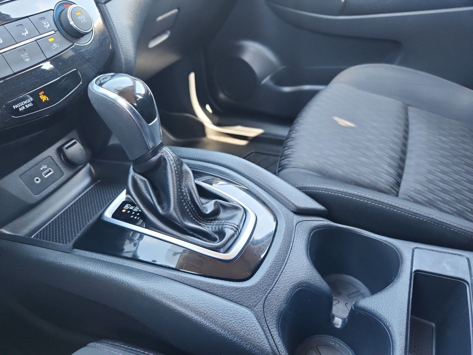 Used 2018 Nissan Rogue S AWD/4WD image 23