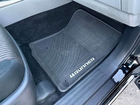 Used 2011 Toyota 4Runner SR5 w/ Convenience Pkg image 64