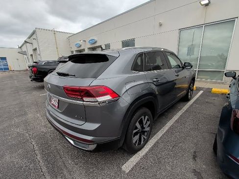 Used 2023 Volkswagen Atlas Cross Sport SE image 3