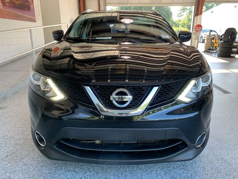 Used 2017 Nissan Rogue Sport SV w/ SV All-Weather Package FWD image 2