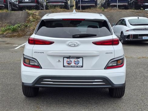 Used 2023 Hyundai Kona SE FWD image 6