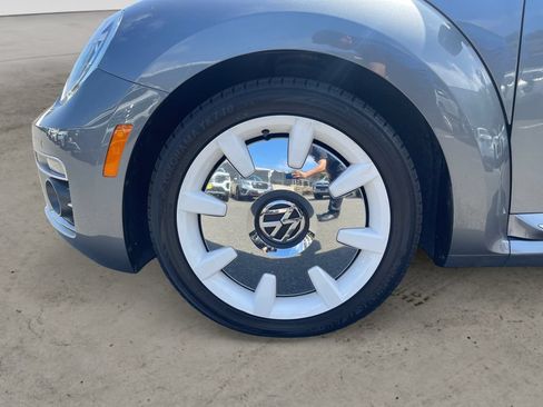 Used 2019 Volkswagen Beetle 2.0T FWD image 14