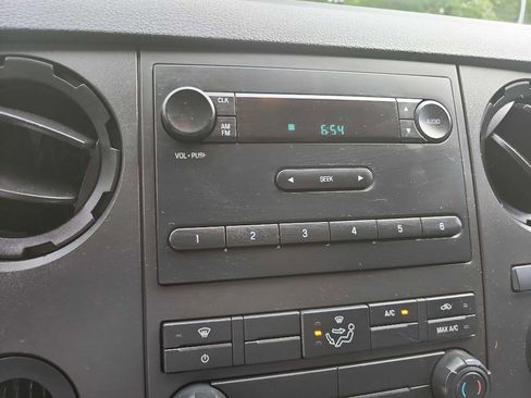 Used 2015 Ford F250 XL RWD image 19
