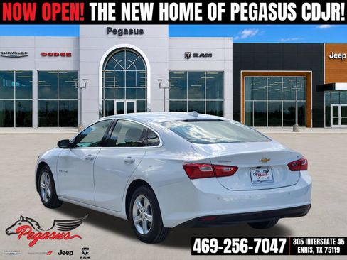 Used 2024 Chevrolet Malibu LT FWD image 5