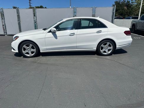 Used 2014 Mercedes-Benz E 350 4MATIC Sedan image 4