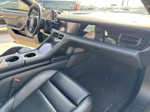 Used 2022 Porsche Taycan 4 Cross Turismo image 12