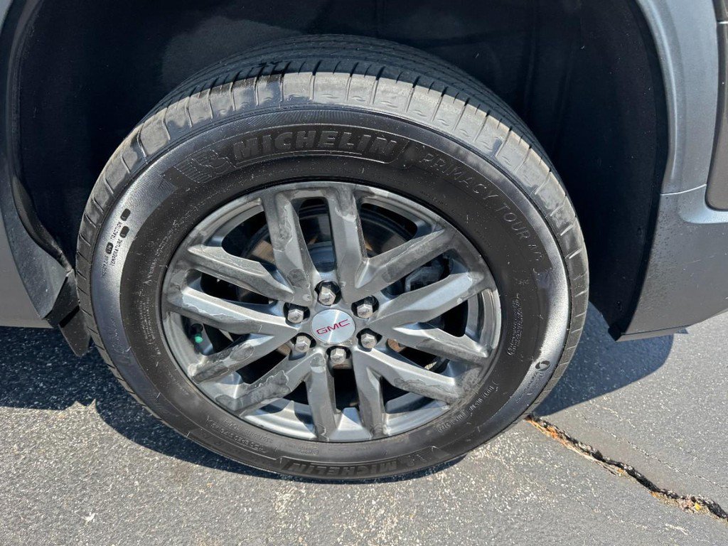 Used 2019 GMC Acadia SLT w/ LPO, Floor Liner Package FWD image 7
