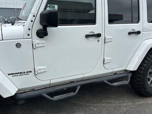 Used 2015 Jeep Wrangler Unlimited Rubicon w/ Dual Top Group AWD/4WD image 10