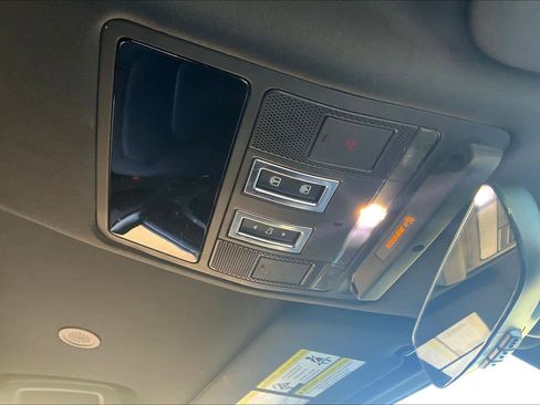 Certified 2023 Land Rover Defender 130 X-Dynamic SE image 34