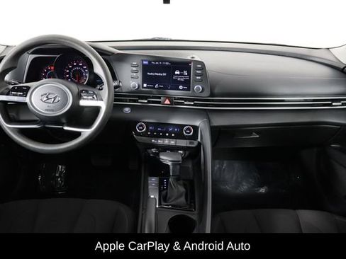 Used 2023 Hyundai Elantra SEL image 14