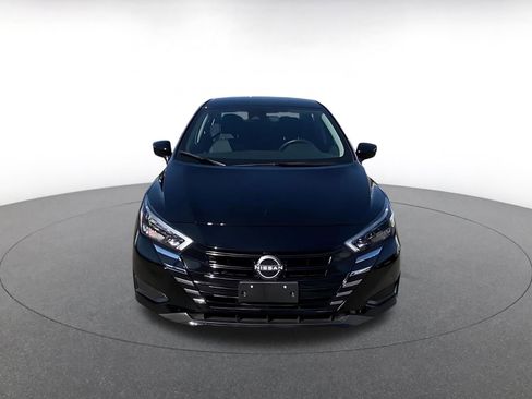 Used 2025 Nissan Versa SV image 4