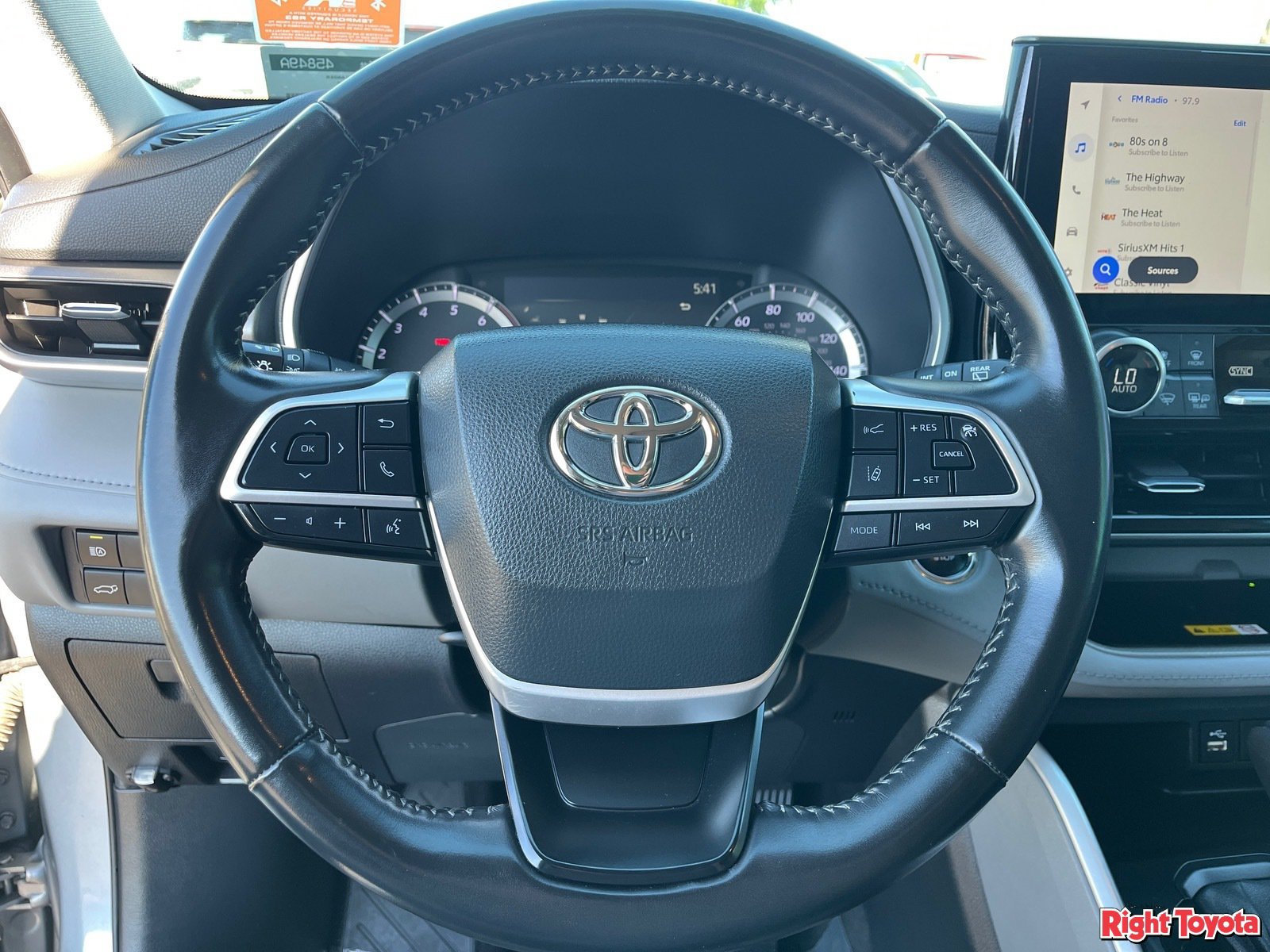 Used 2023 Toyota Highlander XLE FWD image 22