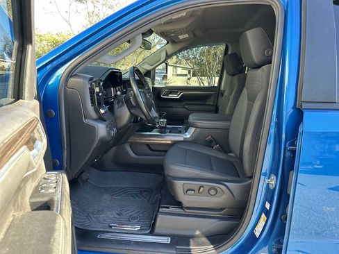 Used 2023 Chevrolet Silverado 1500 RST image 2