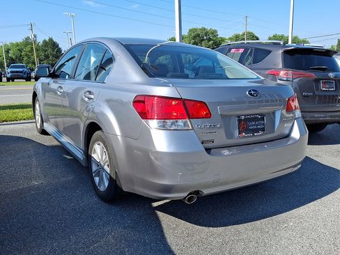 Used 2011 Subaru Legacy 2.5i Premium AWD/4WD image 3