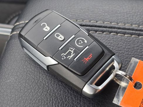 Used 2024 RAM 1500 Laramie image 32