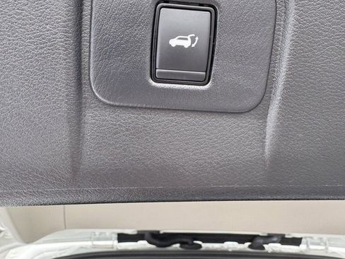 Used 2024 Nissan Murano Platinum w/ Cargo Package image 16