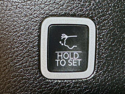 Used 2022 Jeep Wagoneer Series I w/ Rear Seat Video Group 1 image 7