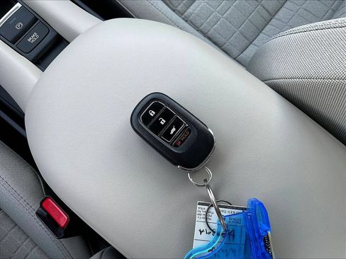 Used 2024 Honda HR-V LX image 33