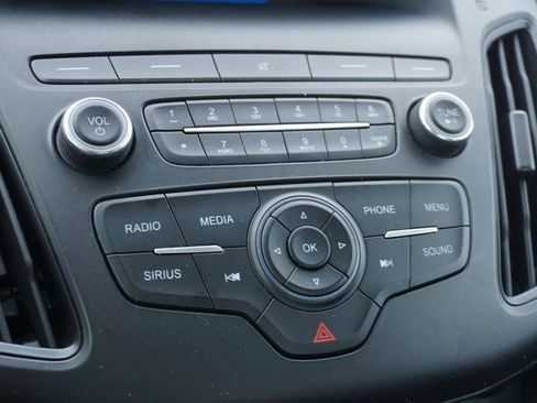 Used 2018 Ford Focus SE w/ Cold Weather Package image 38