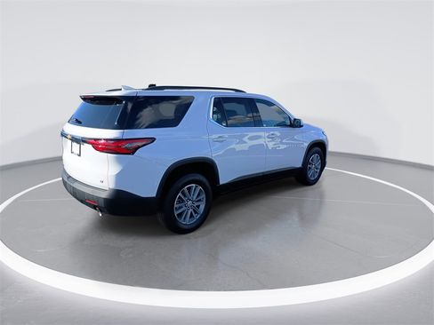 Used 2022 Chevrolet Traverse LT image 8