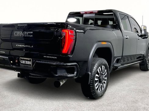 Used 2022 Nissan Pathfinder SL image 2