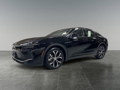 Used 2023 Toyota Crown Limited image 4