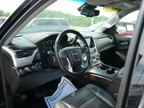 Used 2019 GMC Yukon XL SLT w/ Open Road Package AWD/4WD image 18