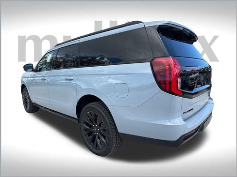New 2025 Ford Expedition Max Platinum w/ Stealth Appearance Package image 4