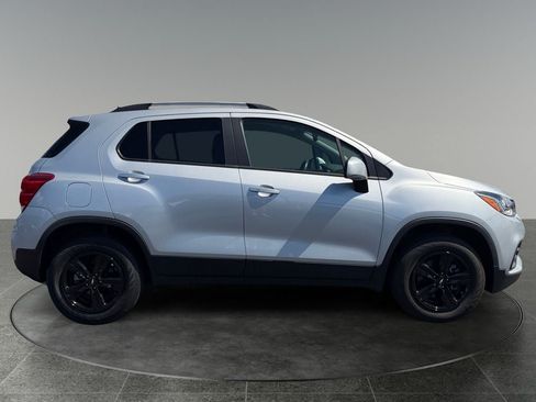 Used 2022 Chevrolet Trax LT w/ LT Convenience Package AWD/4WD image 10