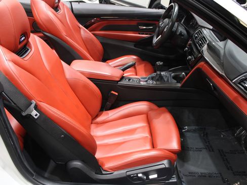 Used 2019 BMW M4 Convertible w/ Executive Package image 36