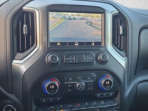 Used 2021 Chevrolet Silverado 1500 LTZ AWD/4WD image 13
