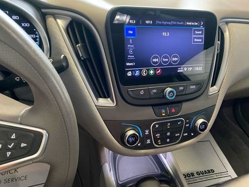 Used 2025 Chevrolet Malibu LT FWD image 21