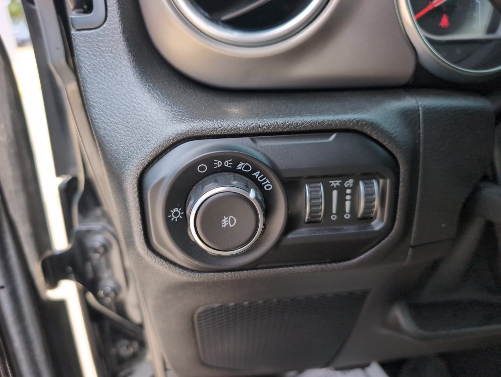 Used 2020 Jeep Wrangler Unlimited Rubicon AWD/4WD image 15
